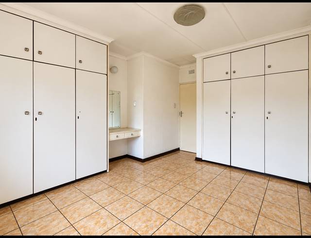 2 BEDROOM FLAT FOR SALE IN THREE RIVERS